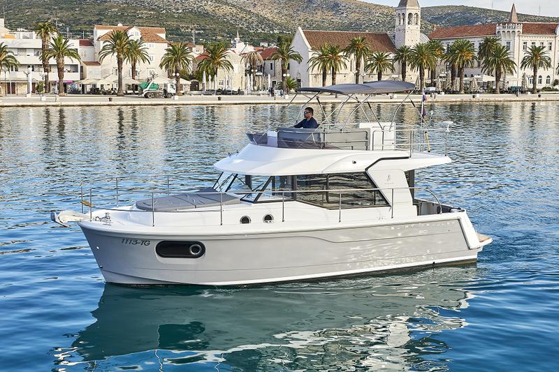 Book yachts online - motorboat - Beneteau Swift Trawler 30 - Odysseus - rent