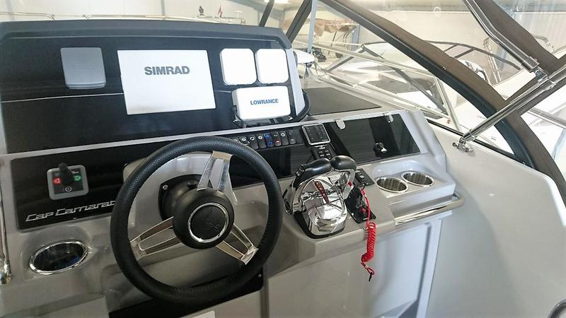 Book yachts online - motorboat - Jeanneau Cap Camarat 10.5 WA - Jeanneau Cap Camarat 10.5 WA - rent