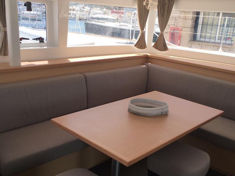 Book yachts online - catamaran - Lagoon 450 - Le.One. - rent