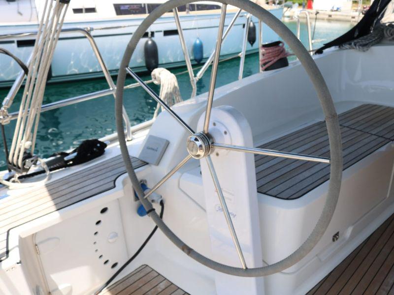 Book yachts online - sailboat - Bavaria Cruiser 37 - Bea - rent