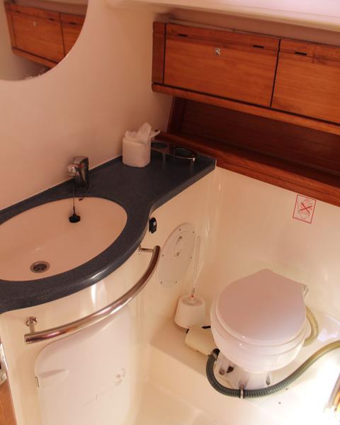 Book yachts online - sailboat - Bavaria 46 Cruiser Veritas edition - jono - rent