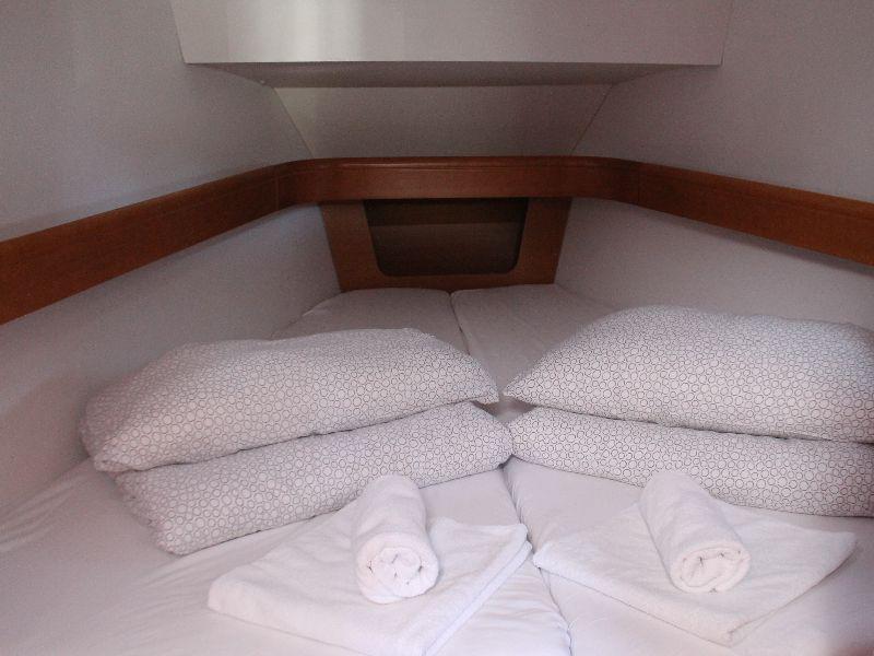 Book yachts online - sailboat - Sun Odyssey 42DS - Calameka - rent
