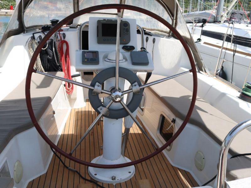 Book yachts online - sailboat - Sun Odyssey 33i - min elli - rent