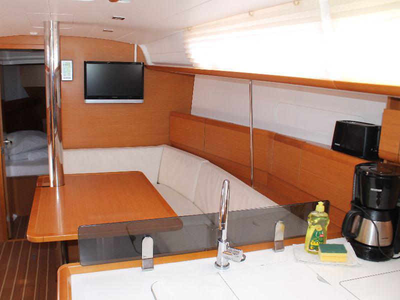 Book yachts online - sailboat - Sun Odyssey 379 (3cab) - Talea - rent
