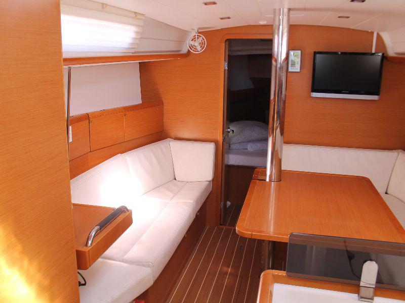 Book yachts online - sailboat - Sun Odyssey 379 (3cab) - Talea - rent