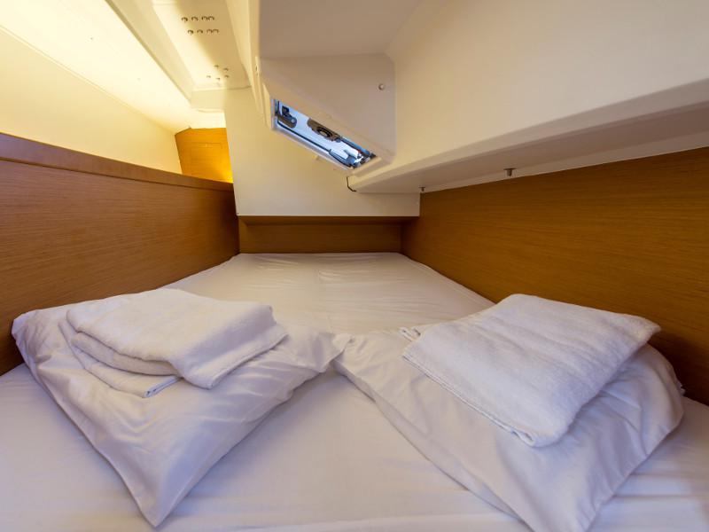Book yachts online - sailboat - Sun Odyssey 349 - Kydonia - rent