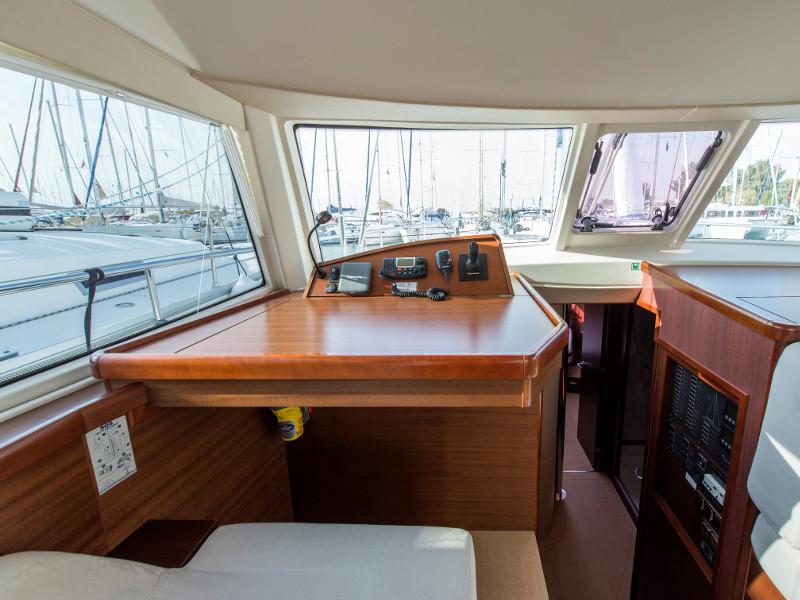 Book yachts online - sailboat - Moody DS 45 - Smiling Day - rent