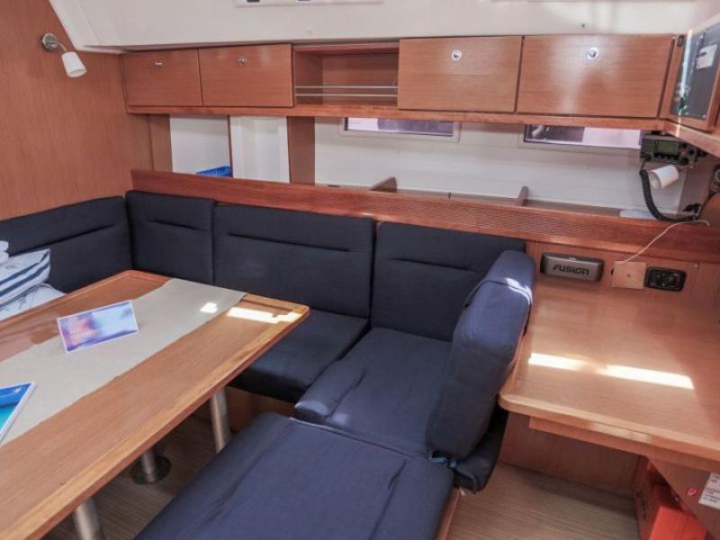 Book yachts online - sailboat - Bavaria 45 Cruiser - Kristina of Sweden - rent
