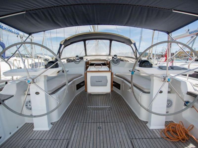 Book yachts online - sailboat - Bavaria 45 Cruiser - Kristina of Sweden - rent
