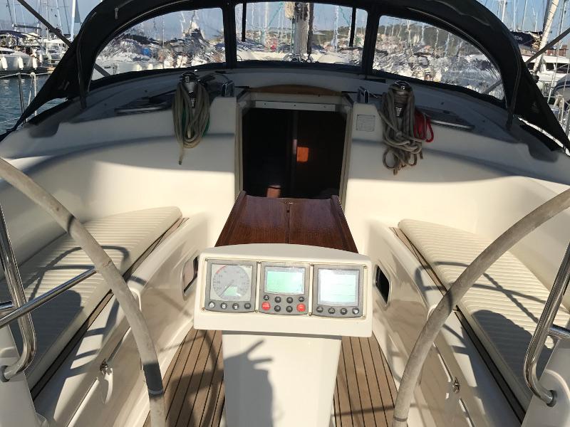Book yachts online - sailboat - Bavaria 42 Cruiser - Shiraz - rent