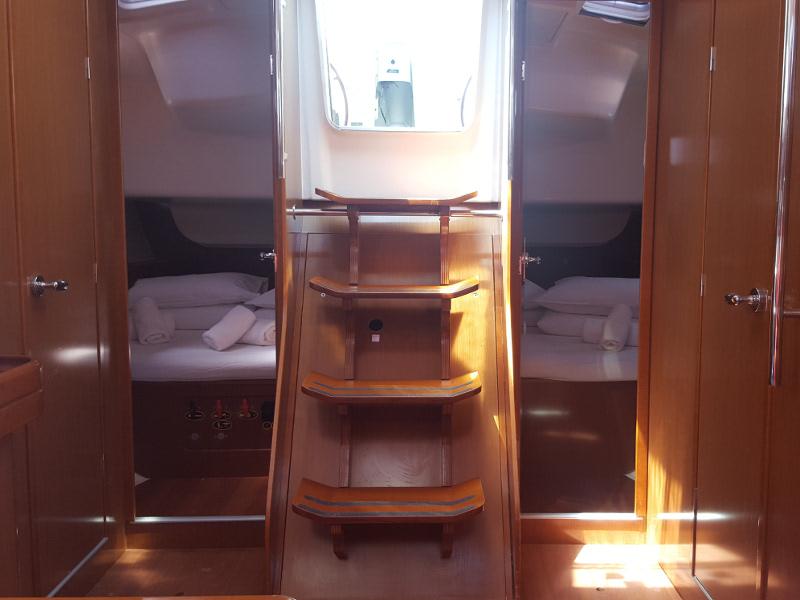 Book yachts online - sailboat - Oceanis 43 - Josefina - rent