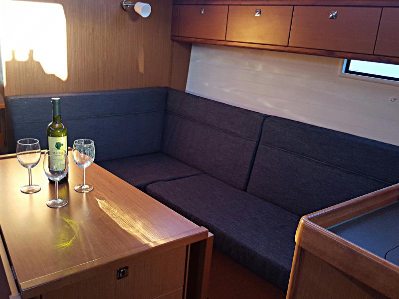 Book yachts online - sailboat - Bavaria Cruiser 37 - Maci - rent
