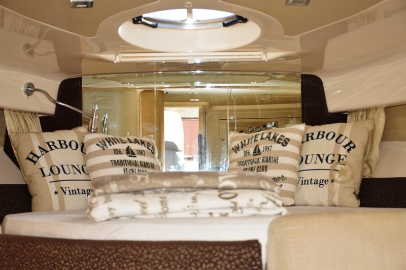 Book yachts online - motorboat - Sessa C35 - 1116 VD - rent