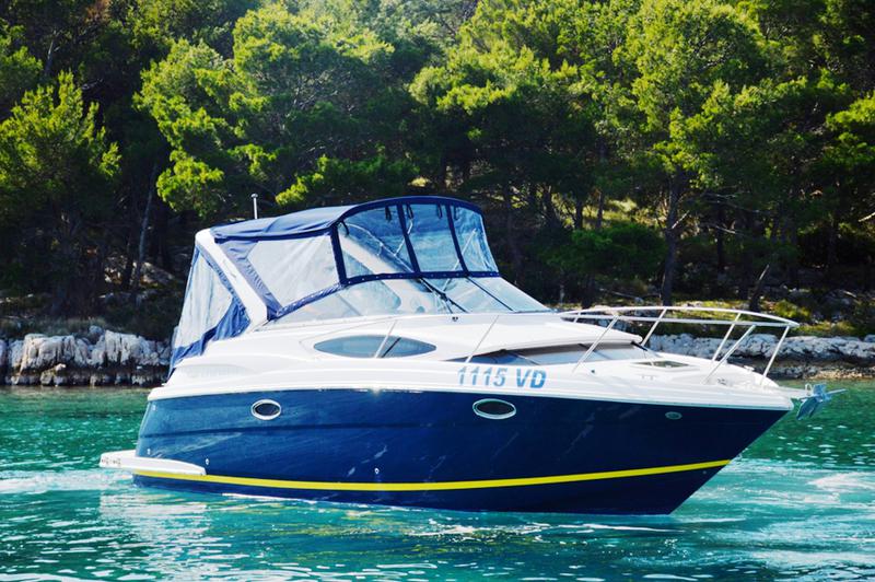 Book yachts online - motorboat - Regal Commodore 2860 - 1115 VD - rent