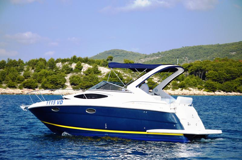 Book yachts online - motorboat - Regal Commodore 2860 - 1115 VD - rent