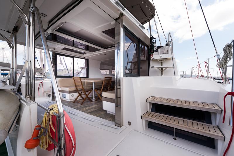 Book yachts online - catamaran - Bali 4.0 - Vallejo  - A/C &amp; Generator - rent