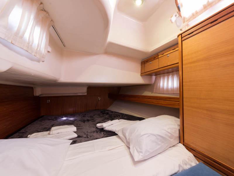 Book yachts online - sailboat - Bavaria 46 Cruiser - Midas  - Bow &amp; Solar - rent