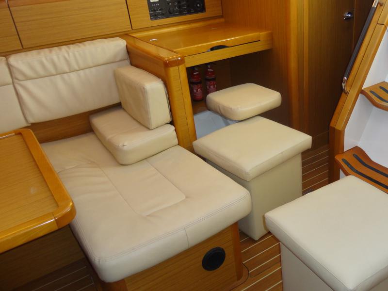 Book yachts online - sailboat - Jeanneau Sun Odyssey 44i - Ad Agio  - Bow &amp; Solar - rent