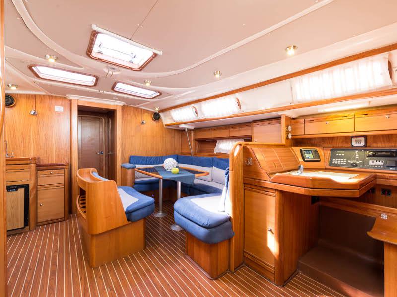 Book yachts online - sailboat - Bavaria 46 Cruiser - Zefyros - Bow &amp; Solar - rent