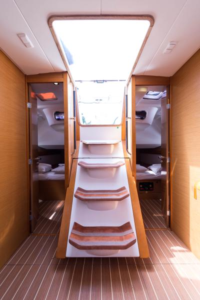 Book yachts online - sailboat - Jeanneau Sun Odyssey 469 - Vega  - A/C in Saloon - rent