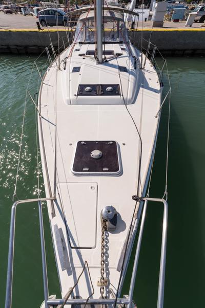 Book yachts online - sailboat - Jeanneau Sun Odyssey 469 - Vega  - A/C in Saloon - rent