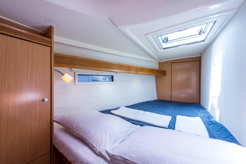 Book yachts online - sailboat - Bavaria Cruiser 50 - Altair - Bow &amp; Solar - rent