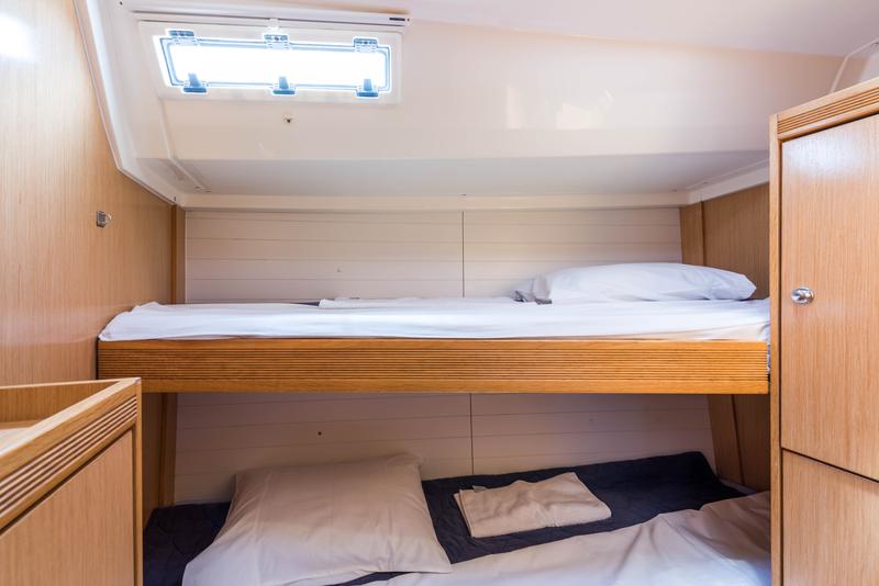 Book yachts online - sailboat - Bavaria Cruiser 50 - Altair - Bow &amp; Solar - rent