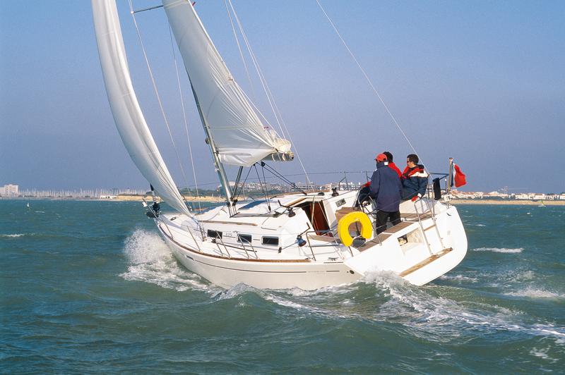 Book yachts online - sailboat - Dufour 325 - Bijoux - rent