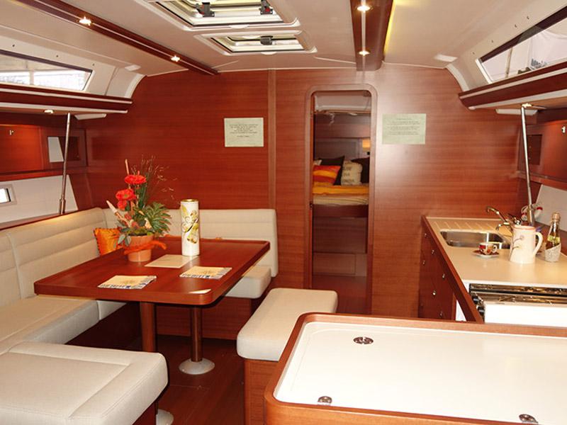 Book yachts online - sailboat - Dufour 450 Owner version - My Live - rent