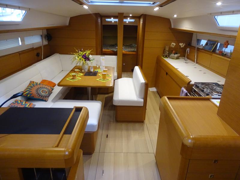 Book yachts online - sailboat - Sun Odyssey 519 FM - Carpe Diem (CV) - rent