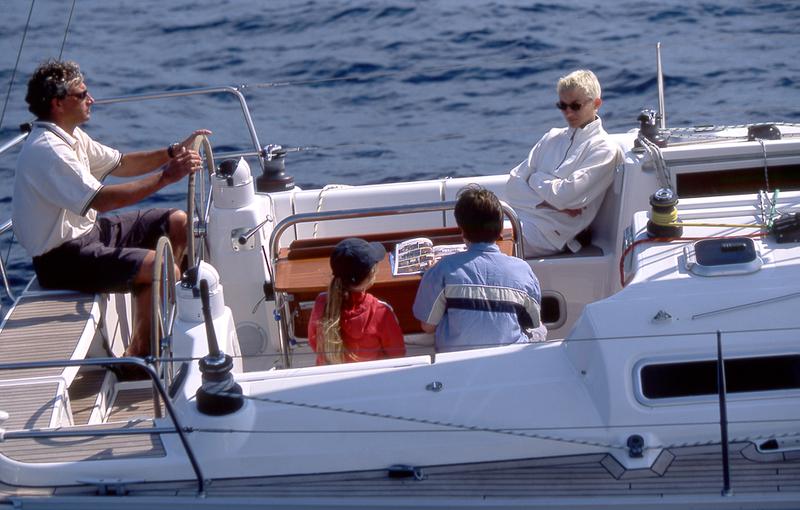 Book yachts online - sailboat - Dufour 385 - Tiare - rent