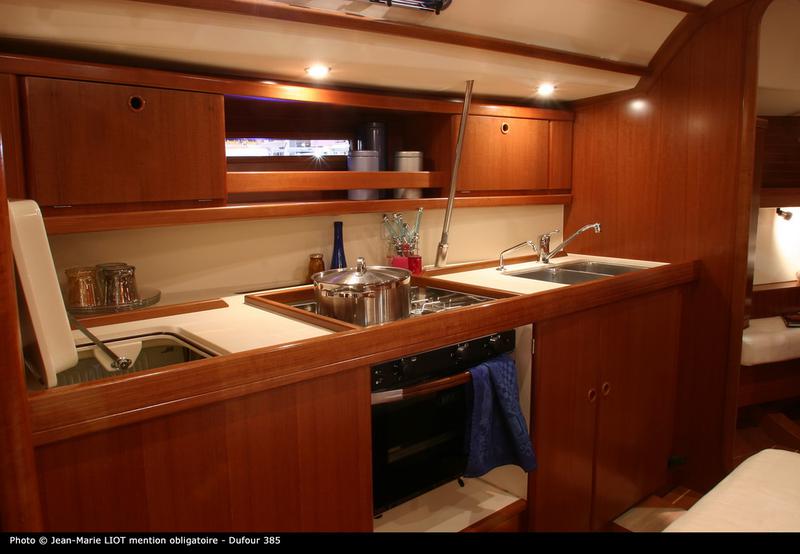 Book yachts online - sailboat - Dufour 385 - Tiare - rent