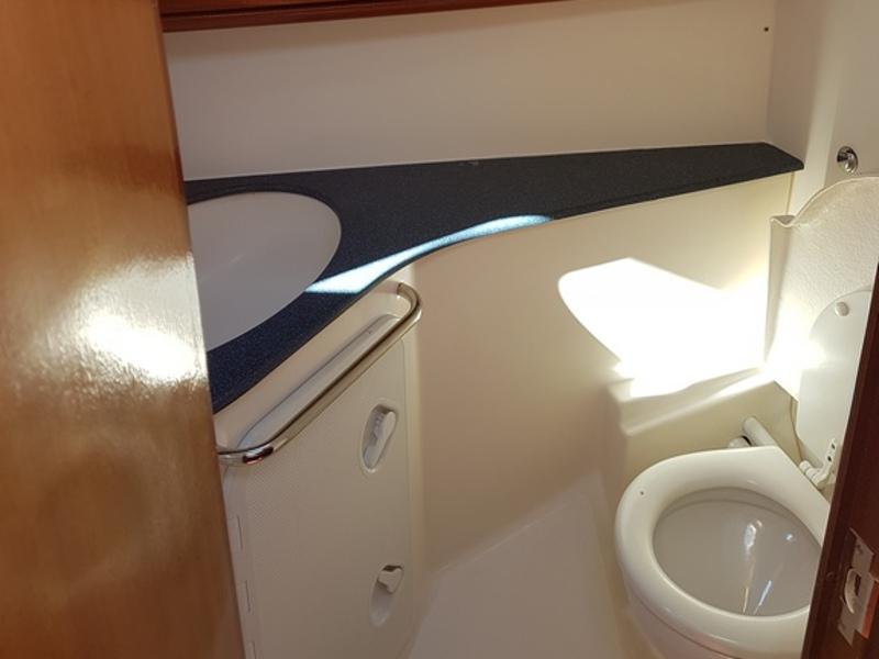 Book yachts online - sailboat - Bavaria 44 - Antares - rent
