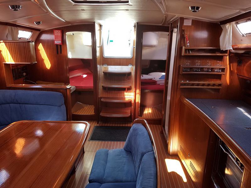 Book yachts online - sailboat - Bavaria 44 - Antares - rent