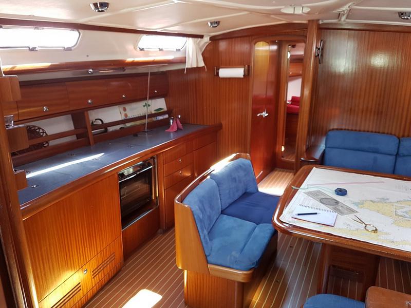 Book yachts online - sailboat - Bavaria 44 - Antares - rent