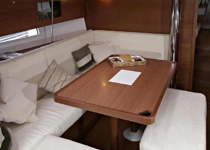 Book yachts online - sailboat - Dufour 375 - Caretta - rent