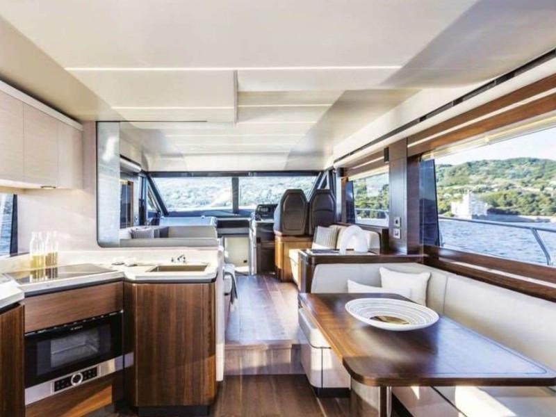 Book yachts online - motorboat - Absolute 58 - Elegant - rent