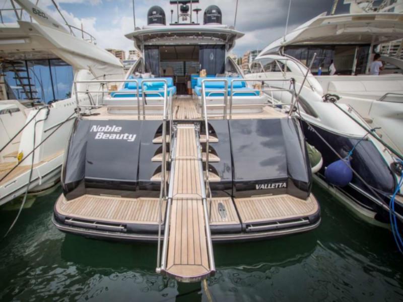 Book yachts online - motorboat - Princess V70 - Noble Beauty - rent
