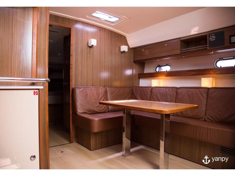 Book yachts online - motorboat - Bavaria Sport 43 HT - Leame - rent