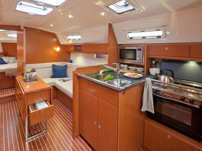 Book yachts online - sailboat - Bavaria 36 Cruiser - PALMAYACHTS - rent