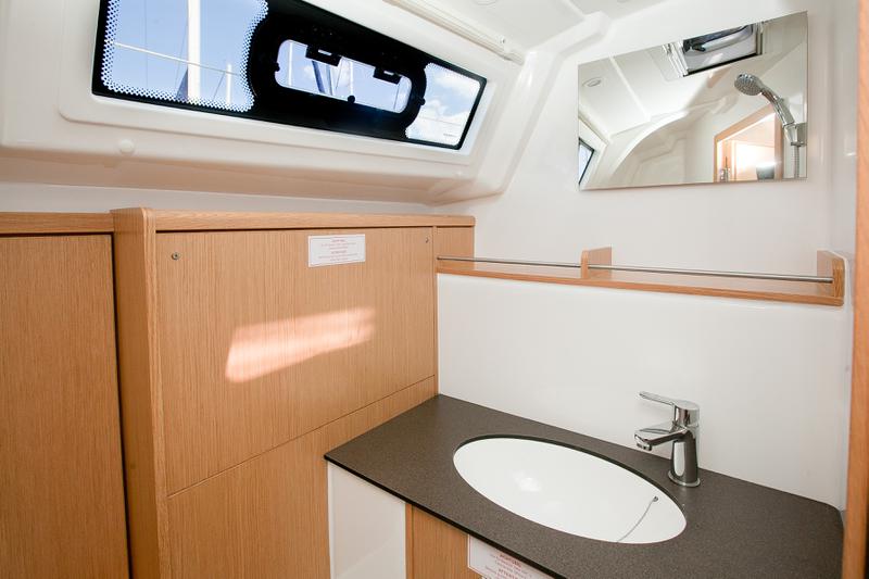 Book yachts online - sailboat - Bavaria Cruiser 37 - Matija - rent