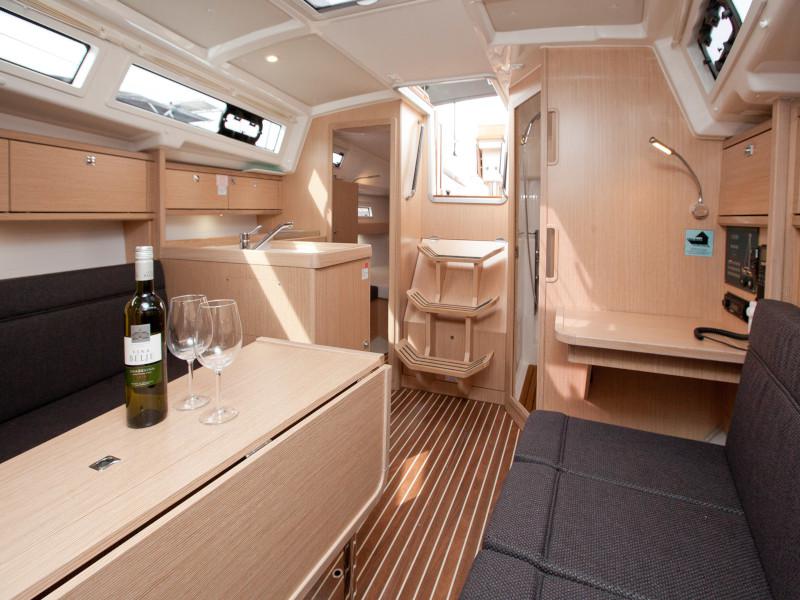 Book yachts online - sailboat - Bavaria Cruiser 34  Style - Aston - rent