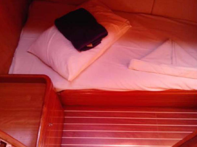 Book yachts online - sailboat - Bavaria 46 Cruiser - Chloe - rent