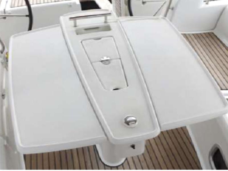 Book yachts online - sailboat - Oceanis 50 Family - In Compliance - rent