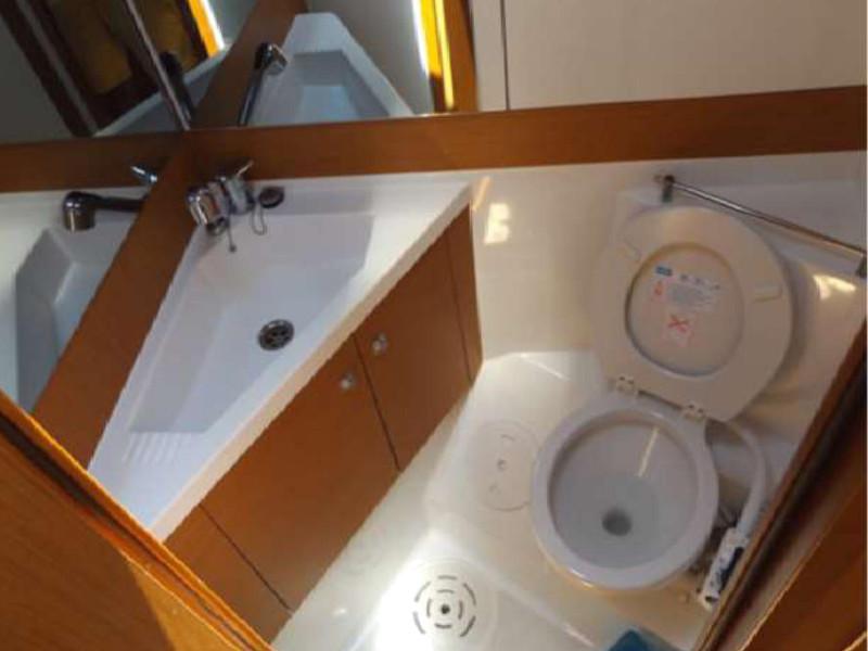 Book yachts online - sailboat - Jeanneau 53 - Big Fella Thanks - rent