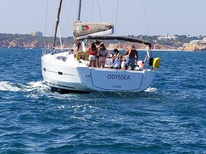Book yachts online - sailboat - Dufour 460 Grand Large - Odyssea - rent