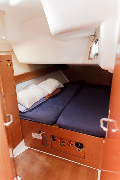 Book yachts online - sailboat - Cyclades 50.5 - Penny, Generator + A/C + Heating, REFIT 2021 - rent