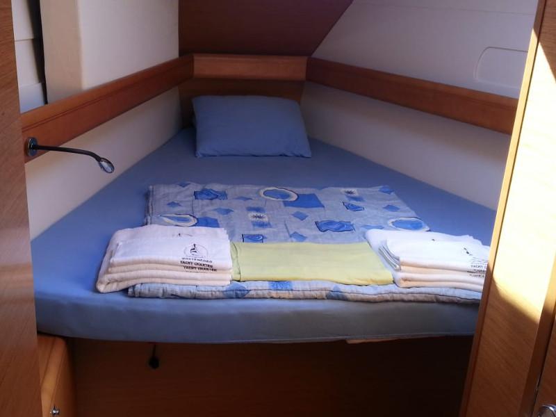 Book yachts online - sailboat - Sun Odyssey 409 - INVINCIBLE II - rent
