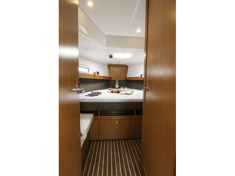 Book yachts online - sailboat - Bavaria 41 Cruiser - Erato - rent