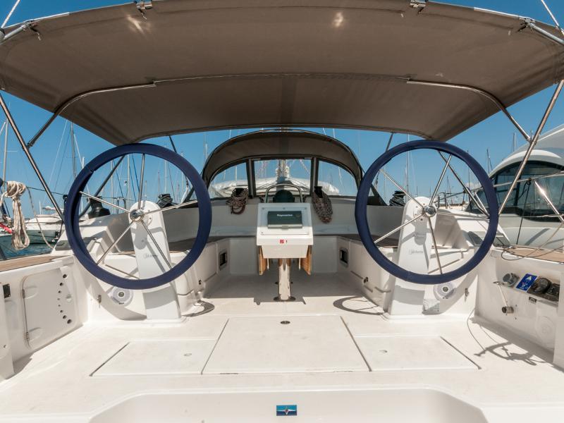 Book yachts online - sailboat - Bavaria 46 Cruiser - Ioli - rent